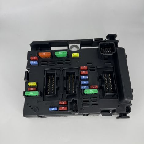 9657573680 Brand New Peugeot Citroën Fuse Box 9657608580 Fuse Box 6500Y1 (1/2)