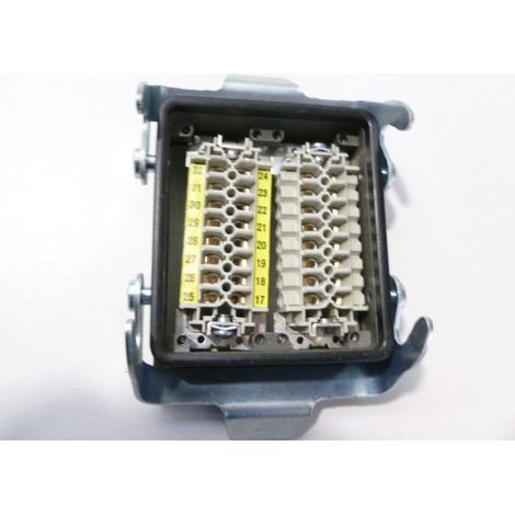 Embase femmelle encastré de connecteur multipole 32P+T 16A 500V avec verrouillage HYPRA LEGRAND 052656