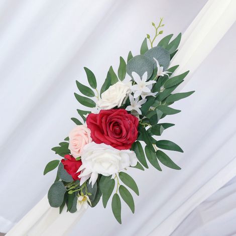 Arche de mariage fleurie pour mariage en extérieur (1/5)