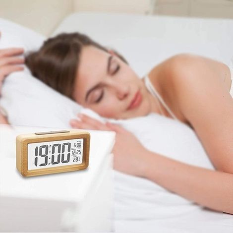 Wecker aus Holz mit Sensoren und großem Display – zeigt Datum und Temperatur an – 1 Stück – Holzfarbe fürs Schlafzimmer