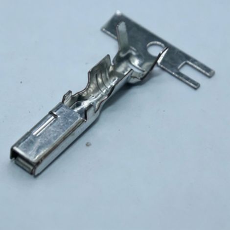8100-1429 Automotive connectors, plugs, wire harness terminals (1/2)