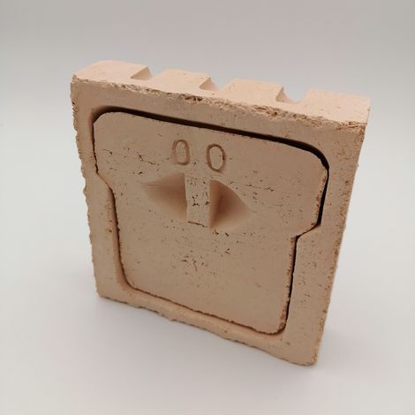 Trappe d'accès en pierre réfractaire 160x170mm – Résistante à haute température – Pour ramonage conduit maçonné – Fabrication française