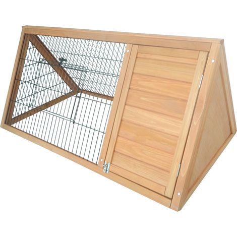 Cage triangulaire au sol, enclos extérieur à double porte, idéale pour lapins, poules et tortues. Dimensions : 116 cm (L) x 62,2 cm (l) x 52,5 cm (H). En pin massif.
