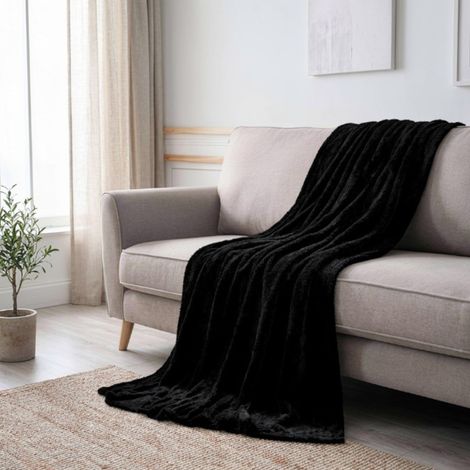 Maison Ultra Soft Black Throw (1/2)