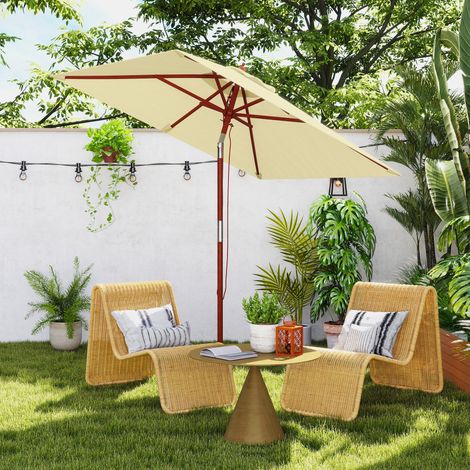Parasol rectangulaire inclinable 2 x 1,5 m à 6 baleines avec ouverture pour cordon. Fabriqué en bambou et polyester beige.