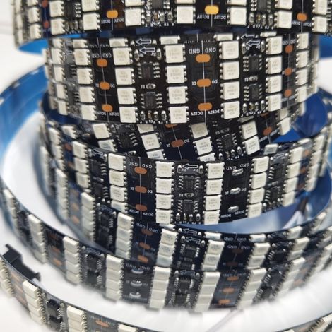 WS2811 RGB LED strip with 4 rows and 60 segments, 240 LEDs, 12 V, for 25 mm wide printed circuit boards.