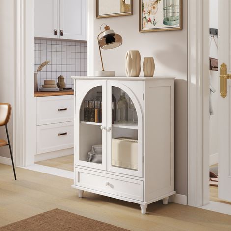 Buffet de style campagnard avec porte vitrée cintrée, meuble de rangement blanc avec étagère supérieure à plusieurs niveaux et un tiroir, idéal pour la cuisine, le salon ou un coin café. (1/5)