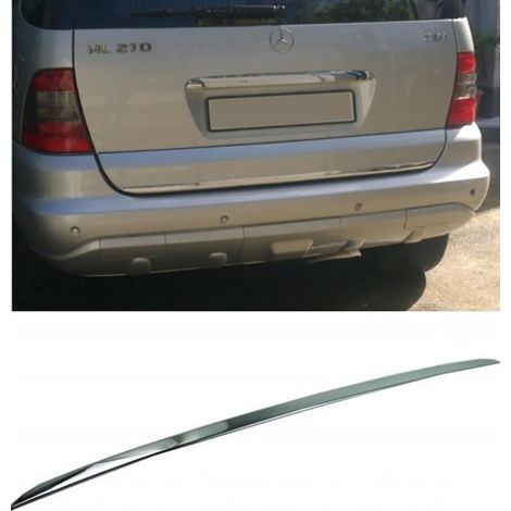 Embellecedor cromado del portón trasero del Mercedes ML Clase M W163 Tuning (1/5)