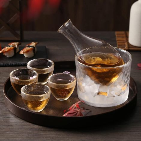 DUJUST Ensemble de Saké Japonais pour 4, Motif de Marteau en Verre avec Garniture Dorée Artisanale, 1 Bouteille de Saké Transparent, 1 Réservoir et 4 Tasses, Carafe à Vin Froid, Chaud - 6 Pièces (1/5)