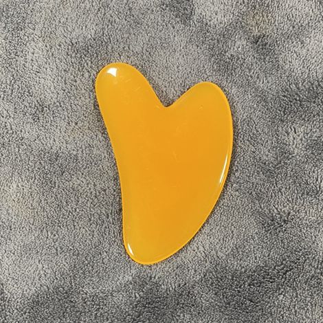 (Jaune C) 1 Planche de massage facial Gua Sha en résine en forme de cœur, outil de massage SPA (1/5)
