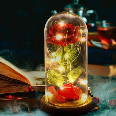Rose La Belle et la Bête, Rose en soie rouge enchantée avec guirlande lumineuse LED et pétales tombés sous un dôme en verre sur un socle en bois. Cadeau idéal pour la fête des mères, la Saint-Valentin (1/5)