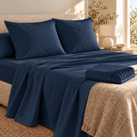Ensemble literie 4 pièces – Drap plat 240 x 300 cm + drap housse 140x190 cm + 2 taies 63x63 cm – Percale 78 fils – Bleu (1/5)