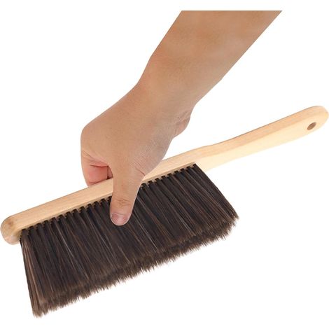 Brosse à Poussière Manuelle pour Lit et Canapé en Matériau Synthétique Léger avec Large Surface de Nettoyage et Trou Suspendre Facile à Ranger (1/5)