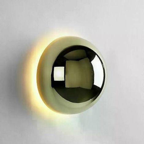Nordische Wandleuchte im minimalistischen Bauhaus-Stil aus Metall für Schlafzimmer, Wohnzimmer und Badezimmer – sorgt für warme Atmosphäre (1/4)