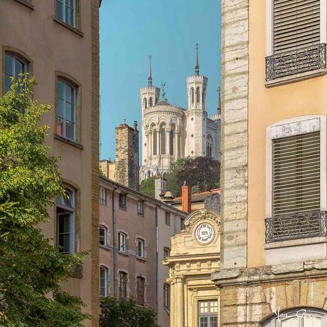 Tableau sur toile place Ennemond Fousseret Lyon 65x65 cm - Impression sur Toile Murale Décorative - Image imprimée en HD sur Toile - Toile sur Châssis en Bois FSC - Fabriqué en France (1/4)
