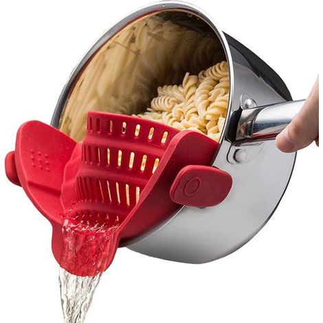 Colino universale in silicone – senza BPA – Design a mezzaluna con beccuccio versatore – Adatto a pentole, padelle e ciotole – Pratico ausilio in cucina – Ideale per scolare pasta e alimenti – Compatt (1/5)