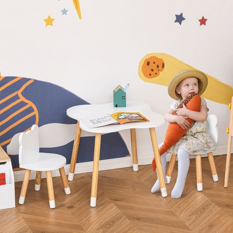 Ensemble table et chaises en bois pour enfants en forme d'ours en peluche. Blanc.