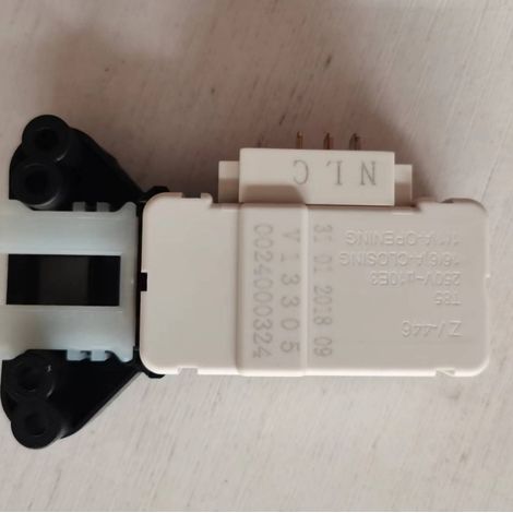 Haier fully automatic drum door lock, 324 three-pin switch, new in stock.