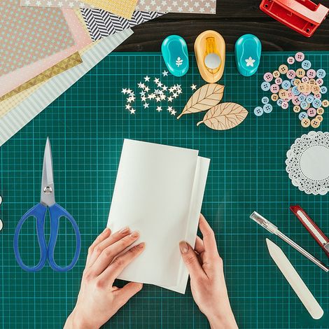 ciseaux multifonctionnels en acier allié et manche en plastique pour la maison, le bureau et le commerce (1/4)