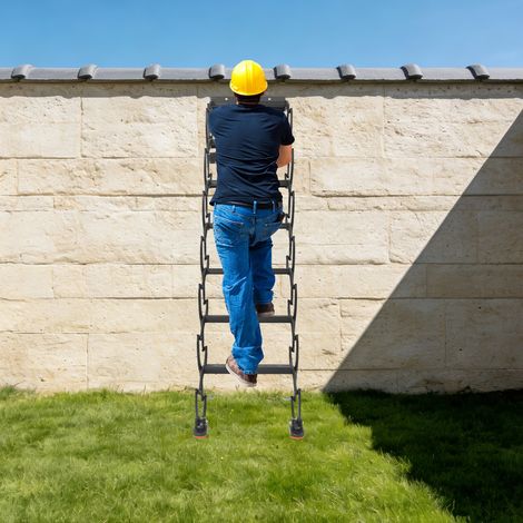 Wandmontierte Klappleiter, 7 Stufen, teleskopierbare Stufenleiter, einziehbare Klapptreppe (1/5)