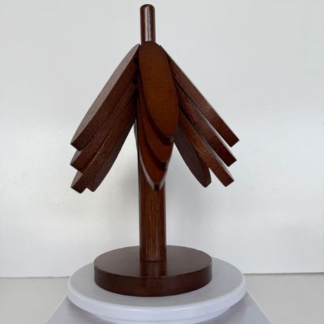Salvamanteles de madera para platos calientes, 3 salvamanteles de madera + 1 soporte que se guarda como un árbol de Navidad, para ollas, sartenes, cuencos y teteras calientes.