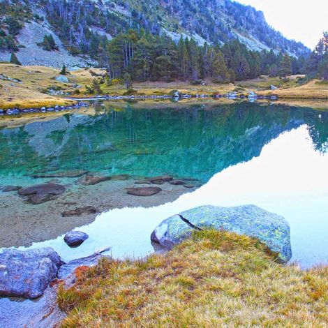 Tableau sur toile vue lac Pyrénnées 90x90 cm - Impression sur Toile Murale Décorative - Image imprimée en HD sur Toile - Toile sur Châssis en Bois FSC - Fabriqué en France (1/4)