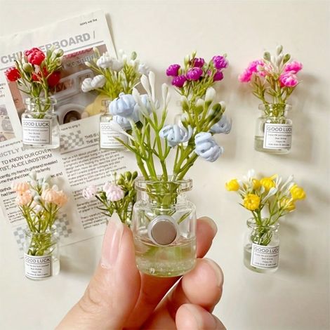 8 pièces Aimants pour mini-vases – Nouveaux aimants mini-vases mignons (3D) – Accessoires amusants pour réfrigérateur, décoration de cuisine – Cadeaux de vacances multicolores (1/4)