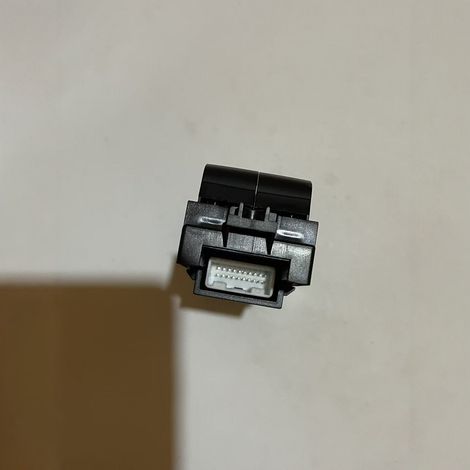 84040-02180 is applicable to the window lift switch of Toyota Corolla, RAV4, Vios, Landa, BZ4X, and Levin CHR. (1/4)