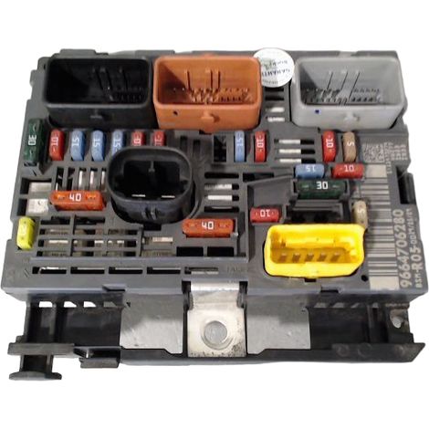 [PRODUIT D'OCCASION] Boite A Fusibles PEUGEOT Partner Tepee 2008- ♻️ Ref Oe. 9807028880 - Garantie à vie (1/5)