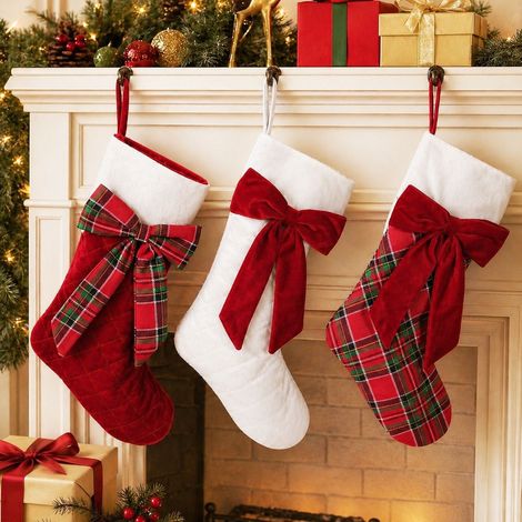 Lot de 3 chaussettes de Noël en velours doux, 46 x 25 cm, rouges, écrue et écossaise, avec nœuds et revers blanc (1/5)