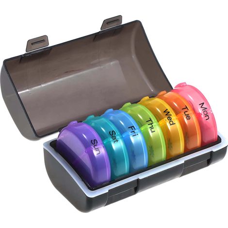 Caja organizadora de 7 compartimentos con etiquetas, fechas y símbolos de sol/luna separados. Ideal para uso diario. De tamaño de bolsillo, práctica y portátil. (1/5)