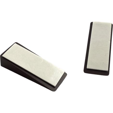 Lot de 2 cale porte triangulaires marron de petite taille en plastique dur. Longueur 50mm, largeur 19mm & hauteur 11mm. (1/4)