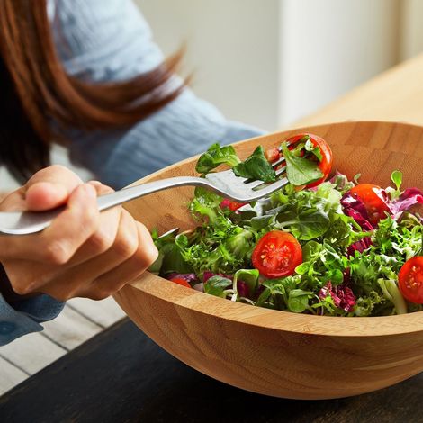 Ovale salatschussel aus bambus - naturlich leicht zu reinigen