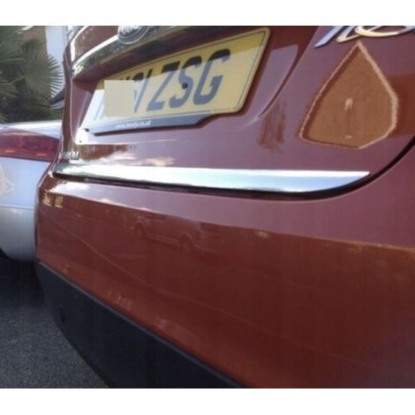 Embellecedor cromado para la tapa del maletero del Seat IBIZA V familiar (1/3)