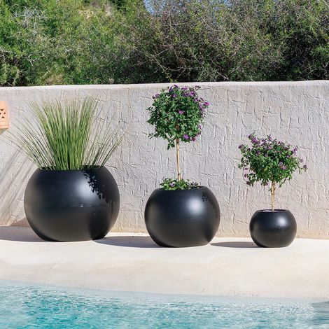 DALIA 30. Macetero redondo para plantas y flores de polietileno de ø30x22,5 cm para exterior e interior muy resistente. Color negro