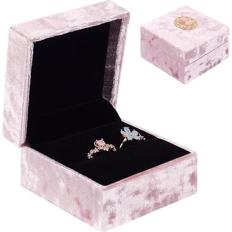 Boîte à bagues double en velours rose, idéale pour offrir des bijoux ou des bagues de fiançailles. Parfaite pour une demande en mariage ou une cérémonie d'anniversaire.