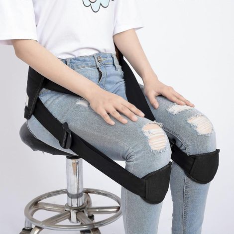 Adoptez une posture correcte en position assise (Recommandé en cas de douleurs dorsales rend chaque chaise ergonomique grâce à son soutien lombaire et ses sangles réglables). (1/3)