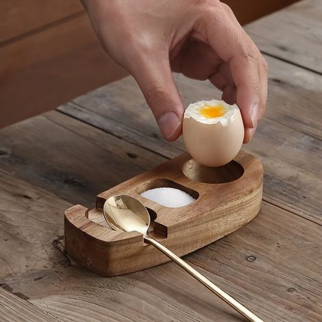 Huevera de madera – Huevera rústica para la encimera – Perfecta para el hogar y la cocina (1/5)