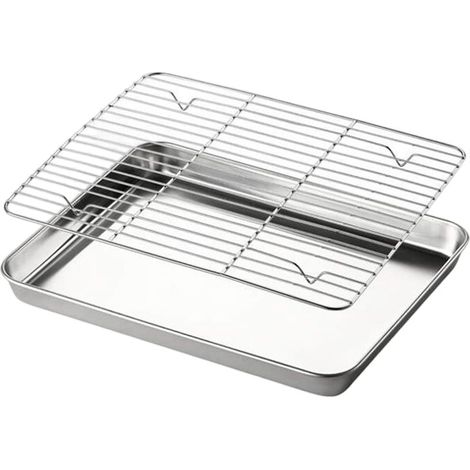 Professional square stainless steel baking dish, rust-resistant, with raised edges and a polished finish, ideal for baking, grilling and outdoor events. (1/4)