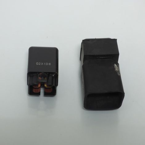 [PRODUIT D'OCCASION] Relais électrique origine pour scooter Suzuki 125 UE 2001 à 2003 (1/2)