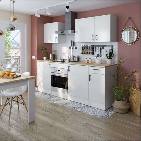Cocina completa Kira de 220 cm en blanco brillo con encimera roble canadian.