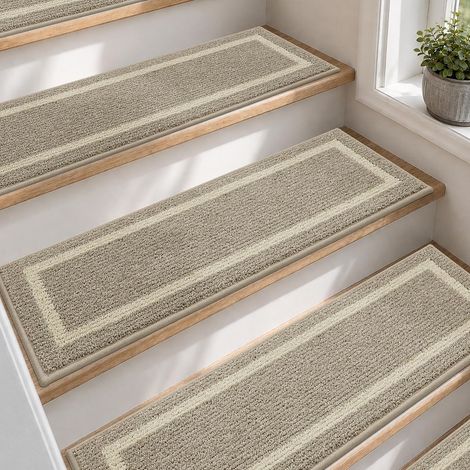 Tapis Escalier 70 x 22 cm (15 pièces), Moquette Escalier Antidérapant avec Dos en TPE, Marchettes d'Escalier Lavable en Machine, Idéal pour Enfants, Personnes Âgées et Animaux (1/5)