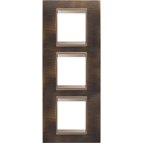 PLAQUE LUX 2+2+2P V MÉTAL LAITON GEWISS GW16227XQ