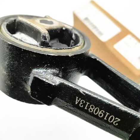La biellette anti-torsion 1806A9 est compatible avec les moteurs Peugeot 508, 407 et Citroën C5. Fabriquée en aluminium ou en acier, elle réduit les mouvements de va-et-vient du moteur. (1/4)