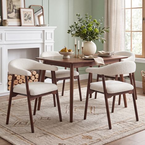 Set di 2 sedie da pranzo in legno e tessuto bouclé beige noce con braccioli OKWISH (1/5)