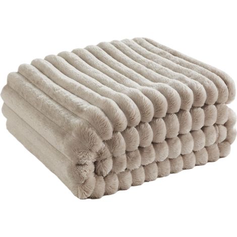 Beige Plüsch-Kaninchendecke, 150 x 200 cm, superweich und warm, für Sofa, Bett oder Büro (1/5)