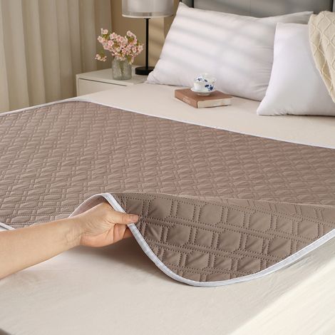 Alèse anti-incontinence marron foncé, antidérapante et imperméable (100 x 150 cm) – Protège-matelas lavable pour adultes – Alèse anti-fuites pour les personnes âgées, les patients alités et pendant le (1/3)