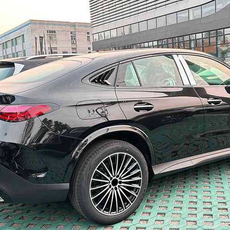 Paar Sonnenblenden für das hintere Dreiecksfenster des Mercedes-Benz GLC Coupé C254 (24+). (1/4)