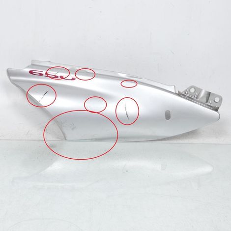[PRODUIT D'OCCASION] Carénage cache latéral droit pour moto Suzuki XF 650 Freewind (1/4)