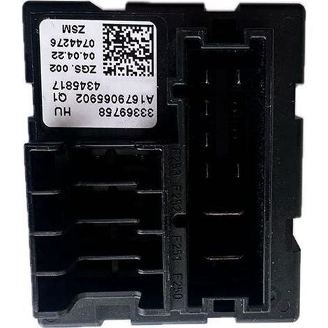 A1679065902 is a relay box suitable for Mercedes-Benz GLE350, 450, 580, and GLS. (1/5)